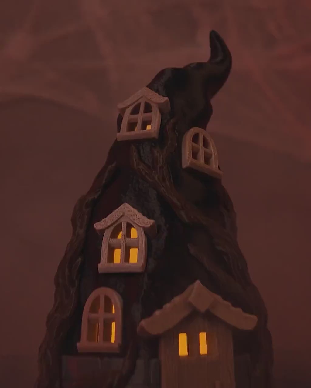 Witchstead Haunted Hat House Lamp: Spooky Halloween Table Decor